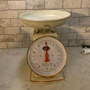 Antique looking scale